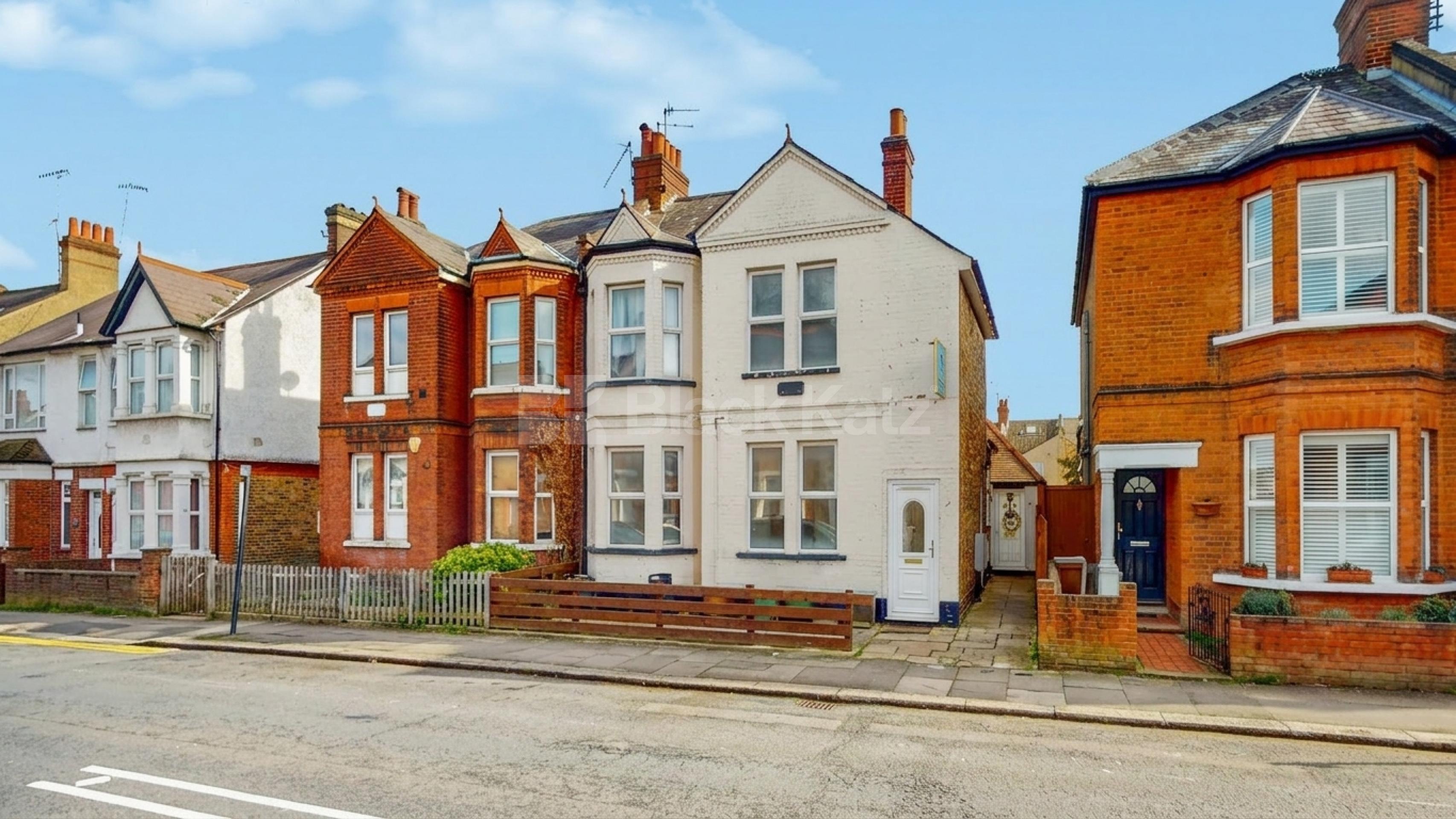 A beautifully refurbished three bedroom ground floor apartment offering modern and spacious living Headstone Road, Harrow, HA1,  Harrow HA1