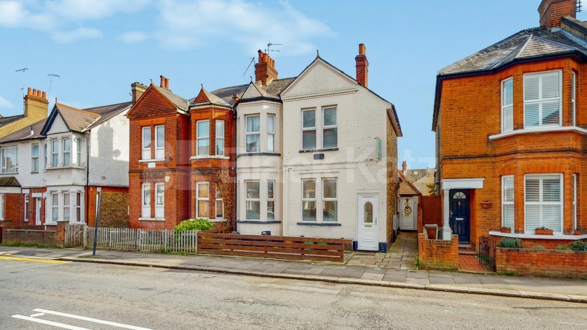 A beautifully refurbished three bedroom ground floor apartment offering modern and spacious living Headstone Road, Harrow, HA1,  Harrow