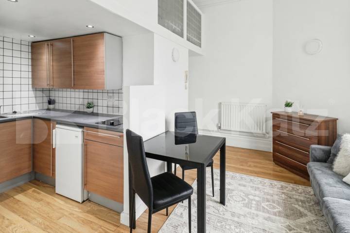 A well-presented and spacious studio apartment arranged over a mezzanine level, ideally located on the sought-after Fitzjohn’s Avenue in NW3.This furnished property features a bright and airy living area with a raised mezzanine sleeping space, crea Fitzjohns Avenue, Hampstead, NW3 (Inclusive of Gas and Water),  London