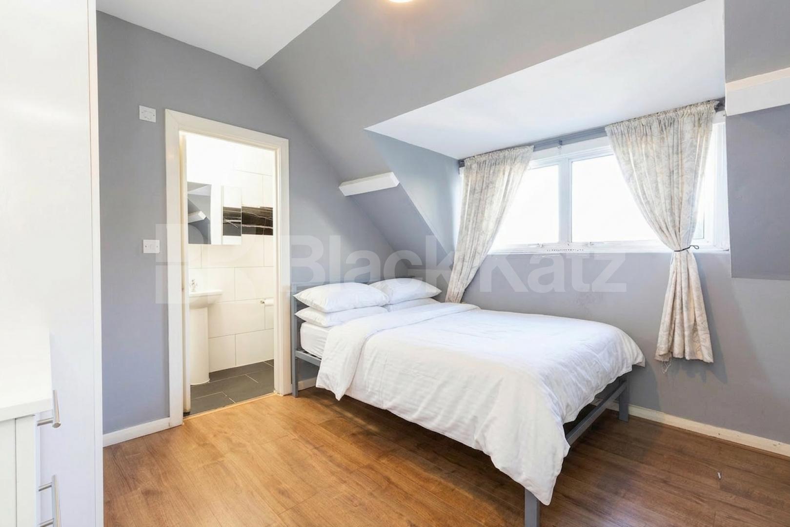 A great three double bedroom apartment on the top floor of a period conversion in Willesden Green Walm Lane, London, NW2,  London