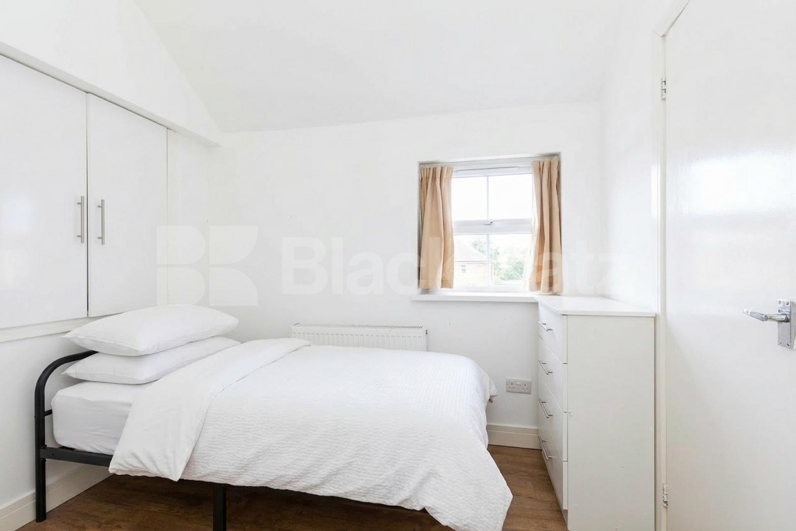 A great three double bedroom apartment on the top floor of a period conversion in Willesden Green Walm Lane, London, NW2,  London