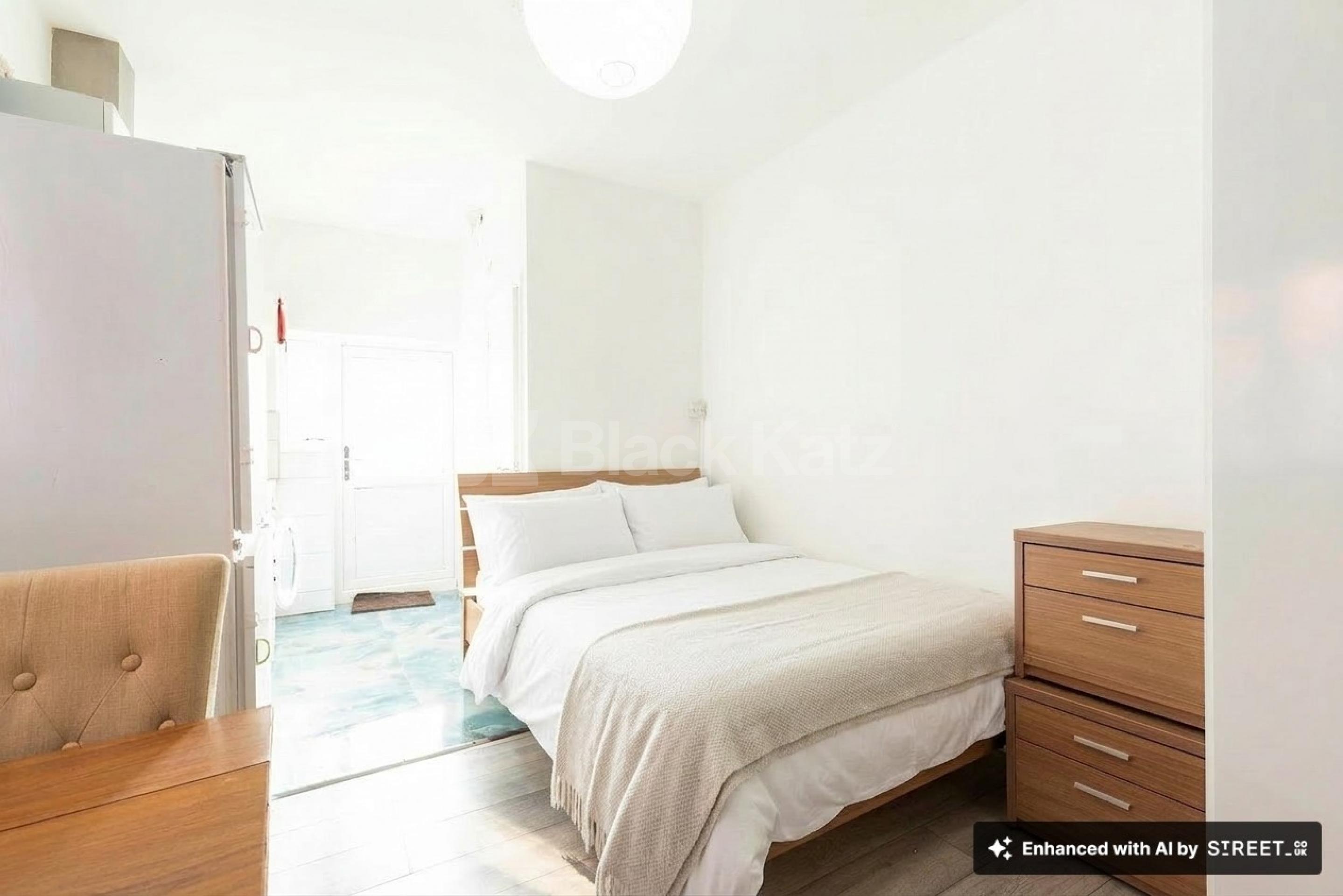 Inclusive of council tax, gas and water, this self contained studio benefits from a private kitchen and bathroom as well as direct access to the rear garden Ash Grove , London, NW2 (Council tax, gas and water),  London NW2