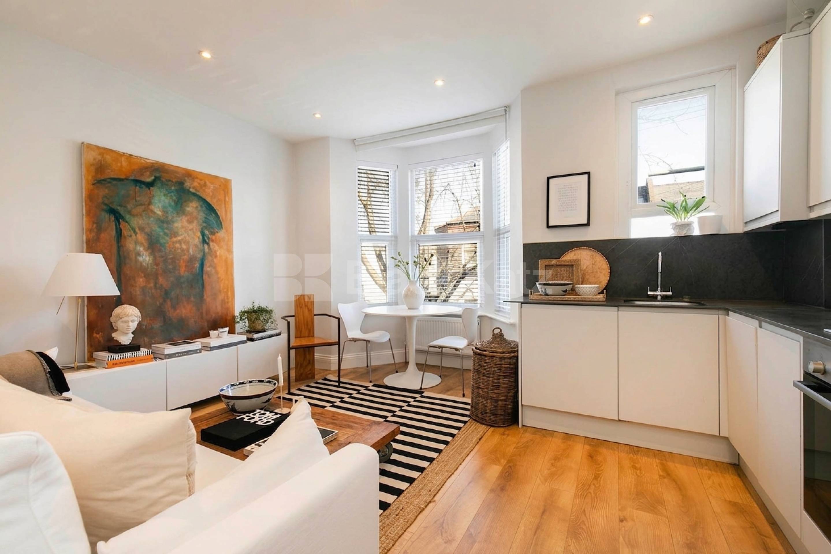 An excellent recently refurbished two double bedroom apartment located on the top floor of beautifully presented Victorian house conversion in Kensal Green (Bakerloo Line) College Road, London, NW10,  London NW10