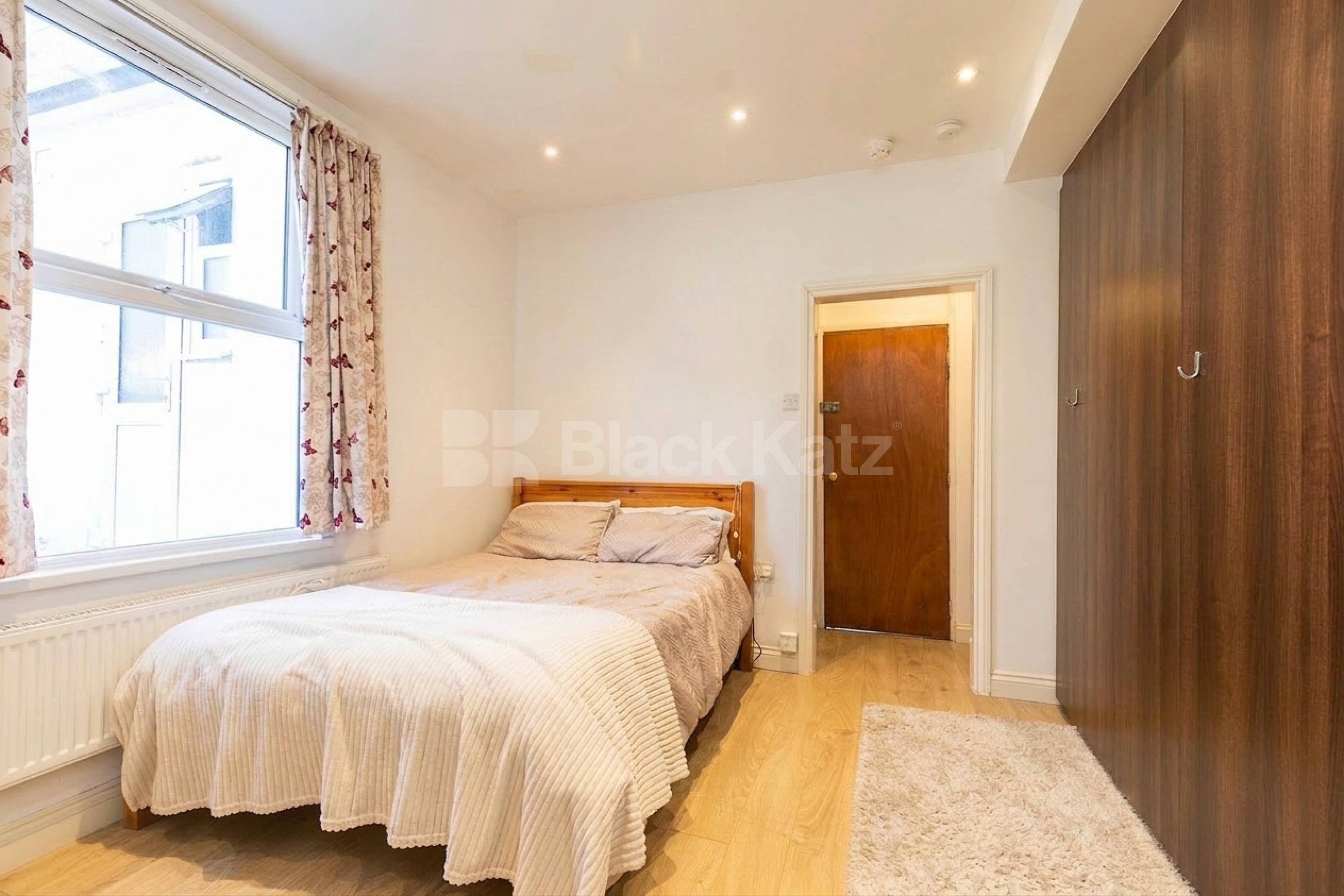 COUNCIL TAX, GAS and WATER INCLUDED Black Katz are pleased to offer for rent this newly refurbished studio flat on the ground floor of a period conversion in the Kilburn / Queens Park area Callcott Road, Kilburn, NW6 (council tax, gas and water inlcuded),  London NW6