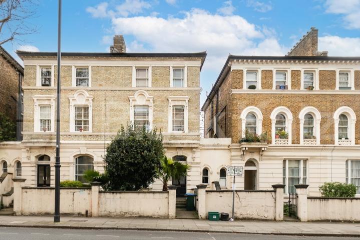 A well-presented two-bedroom apartment available to rent on Cambridge Avenue, NW6 Cambridge Avenue, London, NW6,  London