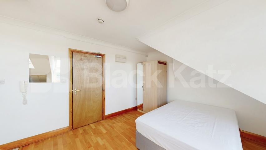 (Inclusive of Gas, Heating+Water) This is a spacious modern studio in a conversion in Dollis Hill Burnley road, Dollis Hill, NW10 (Gas and Water Included),  London