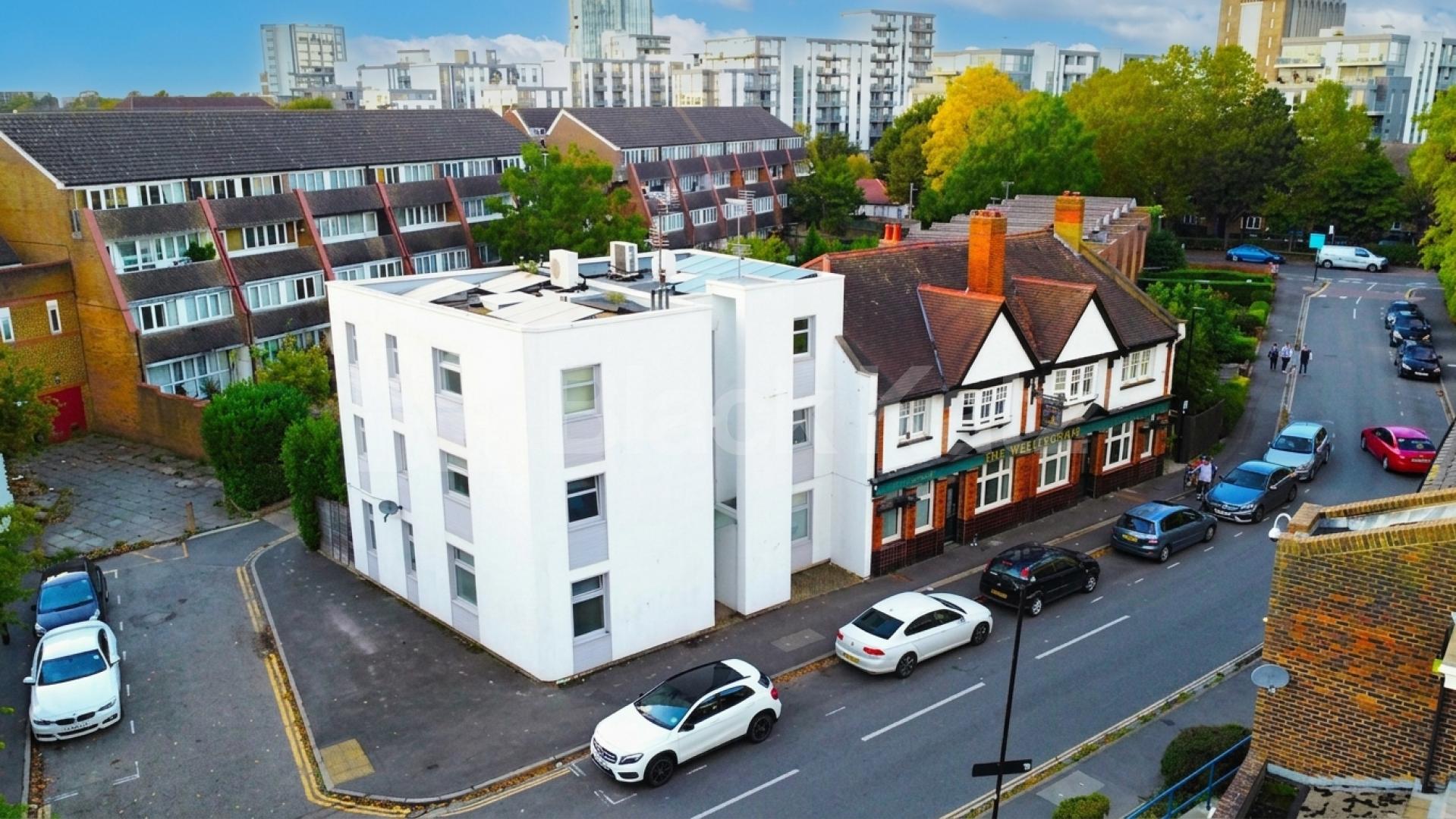 A well-presented studio apartment located on Clayponds Lane, London TW8 0BN, available immediately Clayponds Lane, Brentford, TW8,  Brentford
