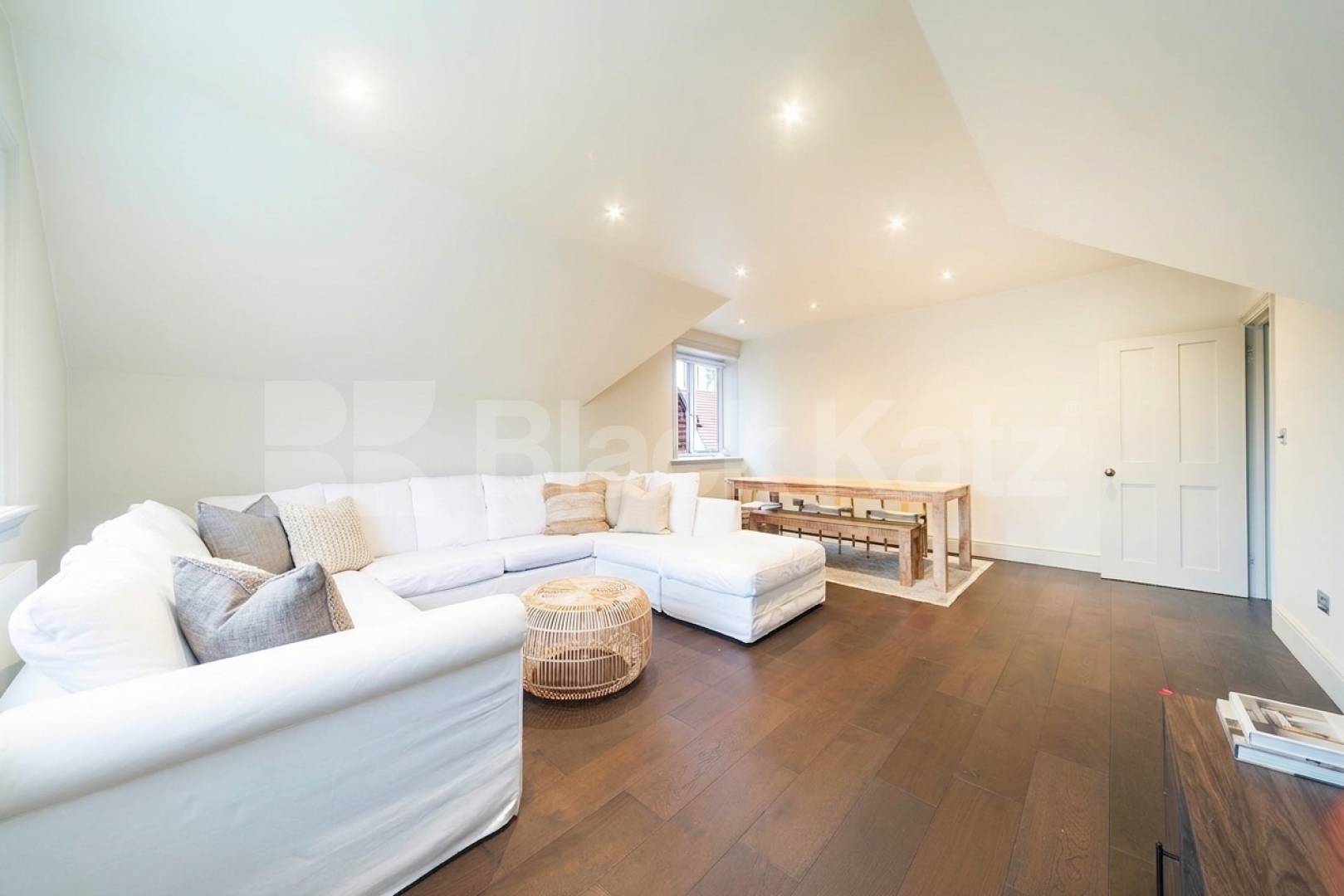 A spacious and well-presented two-bedroom apartment located on the sought-after Eton Avenue in Belsize Park.The property features a large, separate lounge offering plenty of natural light, along with two generously sized double bedrooms Eton Avenue, London, NW3,  London