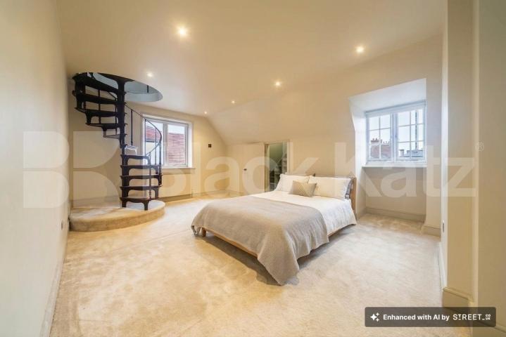 A spacious and well-presented two-bedroom apartment located on the sought-after Eton Avenue in Belsize Park.The property features a large, separate lounge offering plenty of natural light, along with two generously sized double bedrooms Eton Avenue, London, NW3,  London