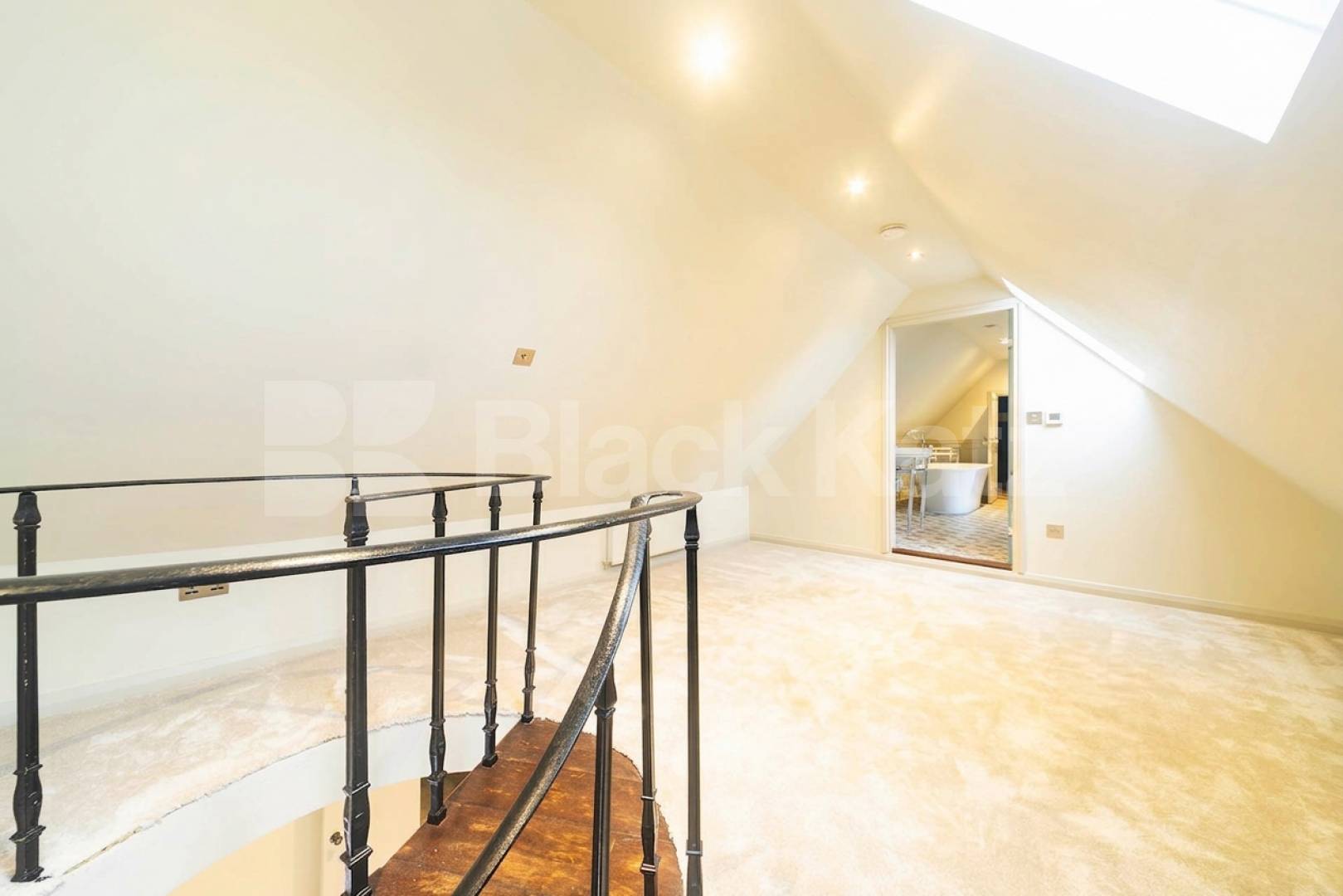 A spacious and well-presented two-bedroom apartment located on the sought-after Eton Avenue in Belsize Park.The property features a large, separate lounge offering plenty of natural light, along with two generously sized double bedrooms Eton Avenue, London, NW3,  London