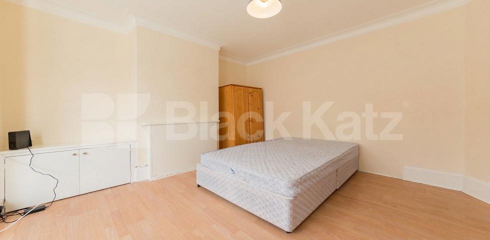 A well-presented two-bedroom property available to rent on Cotleigh Road, offering comfortable and convenient living.The property features two spacious double bedrooms, both fully furnished to a good standard, providing ample space for relaxation and Cotleigh Road, London, NW6,  London