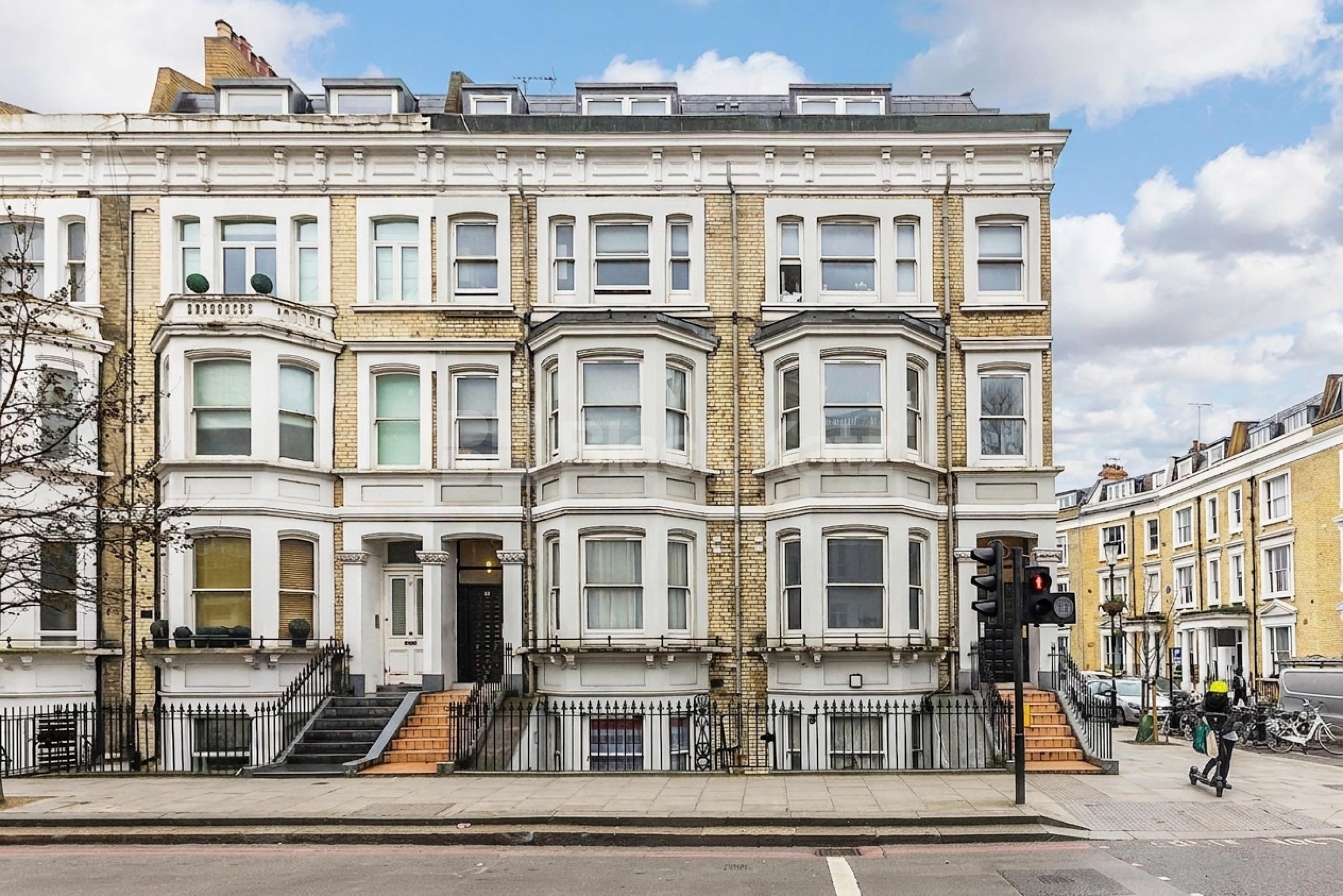 A well-presented and versatile property located on the highly sought-after Warwick Road in the heart of Earls Court Warwick road, Earls court, SW5 (Council tax, electric and water included),  Flat 216 49-51 Warwick Road SW5