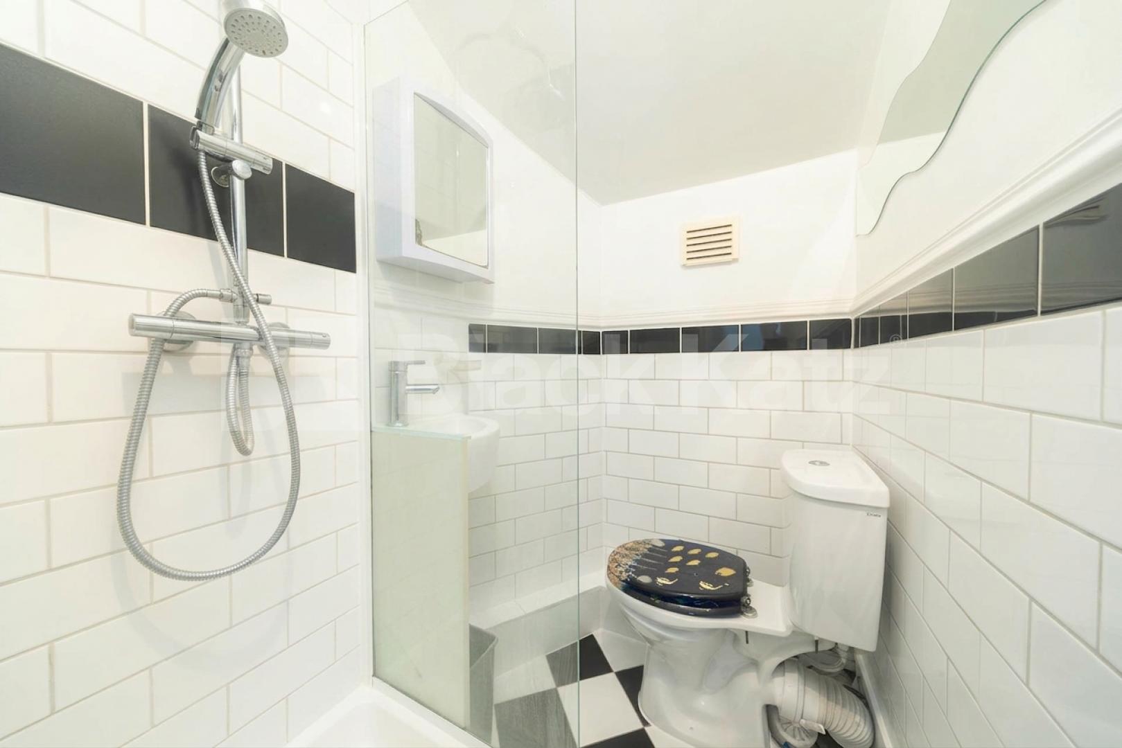 A well-presented studio flat available now on Sellons Avenue in Harlesden Sellons Avenue, Harlesden, NW10,  Harlesden