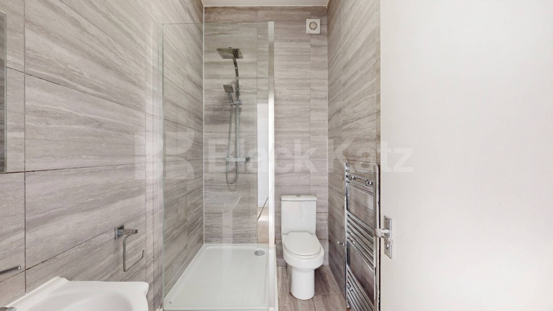 A modern and well-presented two-bedroom flat ideally located on Milton Road, Acton Central Milton Road, London, W3,  London