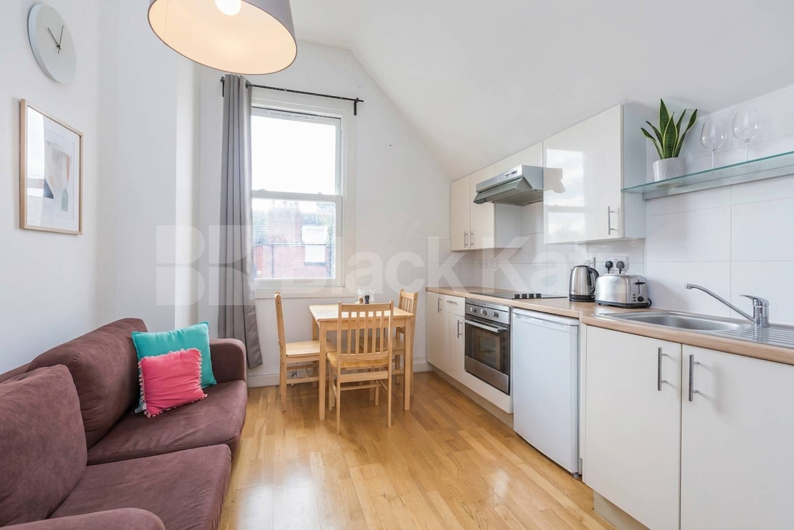 A cosy one-bedroom flat available immediately on Broadhurst Gardens, NW6 Broadhurst Gardens, South Hampstead, NW6 (Inclusive of Gas, Water and electric),  London