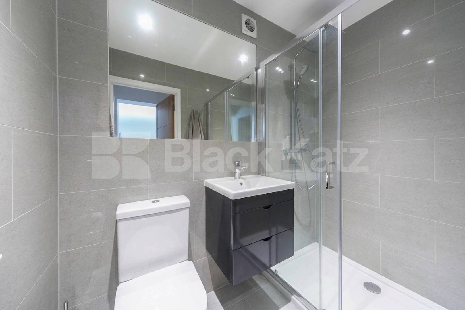 Available from the start of June, this exceptional five-bedroom home has been recently renovated to a high standard, offering modern, spacious living in a highly convenient location.The property comprises five large double bedrooms, all well-proporti Burnley Road, Dollis Hill, NW10,  London