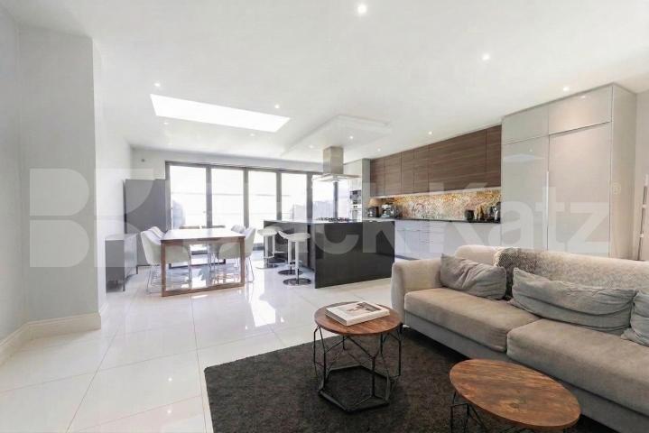 Available from the start of June, this exceptional five-bedroom home has been recently renovated to a high standard, offering modern, spacious living in a highly convenient location.The property comprises five large double bedrooms, all well-proporti Burnley Road, Dollis Hill, NW10,  London