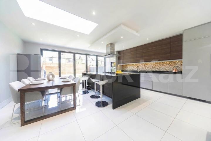 Available from the start of June, this exceptional five-bedroom home has been recently renovated to a high standard, offering modern, spacious living in a highly convenient location.The property comprises five large double bedrooms, all well-proporti Burnley Road, Dollis Hill, NW10,  London