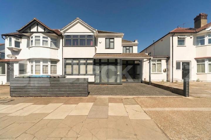 Available from the start of June, this exceptional five-bedroom home has been recently renovated to a high standard, offering modern, spacious living in a highly convenient location.The property comprises five large double bedrooms, all well-proporti Burnley Road, Dollis Hill, NW10,  London