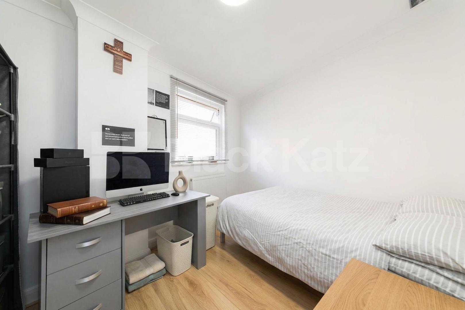 A well-presented two-bedroom property available to rent on Burnley Road, Dollis Hill Burnley Road, Dollis Hill, NW10 (Inclusive of gas and water),  London