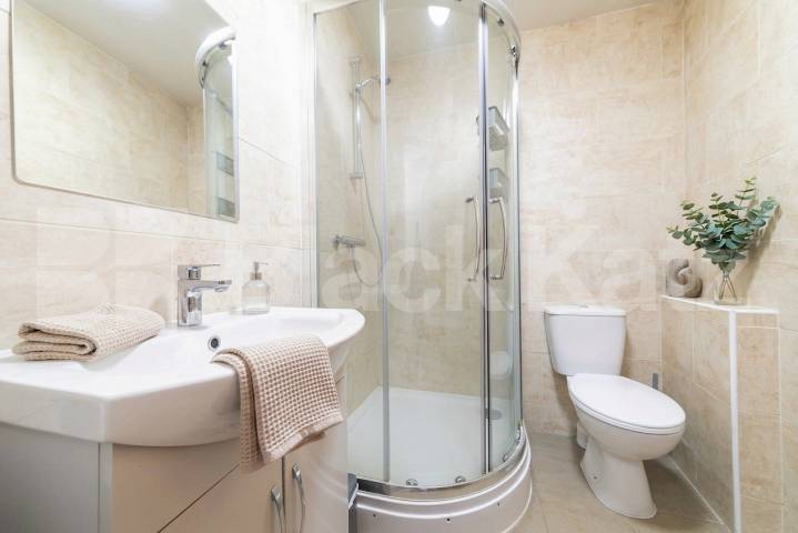 A well-presented two-bedroom property available to rent on Burnley Road, Dollis Hill Burnley Road, Dollis Hill, NW10 (Inclusive of gas and water),  London