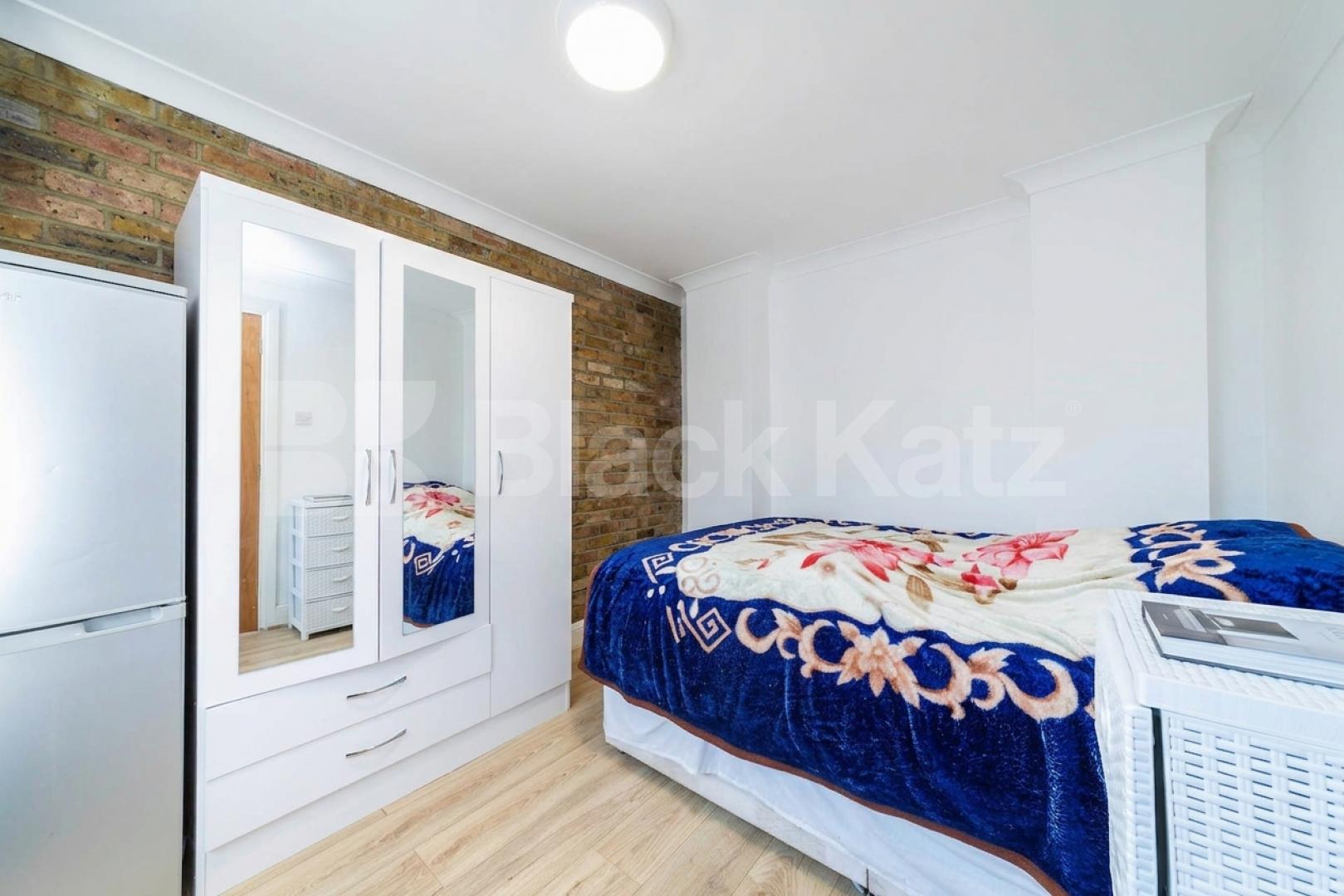 A well-presented two-bedroom property available to rent on Burnley Road, Dollis Hill Burnley Road, Dollis Hill, NW10 (Inclusive of gas and water),  London
