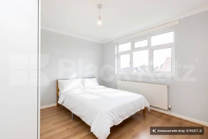 Spacious 5-bedroom furnished house with large garden – available end of July – Hamilton Road, NW10.This well-maintained and fully furnished five-bedroom house is perfect for a group of sharers looking for both comfort and space Hamilton Road, London, NW10,  London