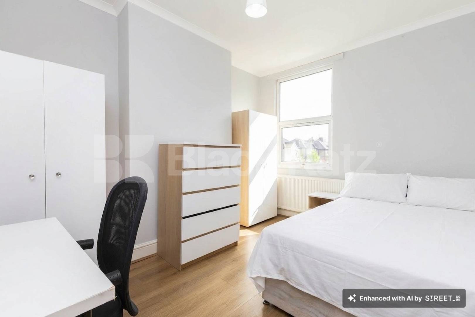 Spacious 5-bedroom furnished house with large garden – available end of July – Hamilton Road, NW10.This well-maintained and fully furnished five-bedroom house is perfect for a group of sharers looking for both comfort and space Hamilton Road, London, NW10,  London
