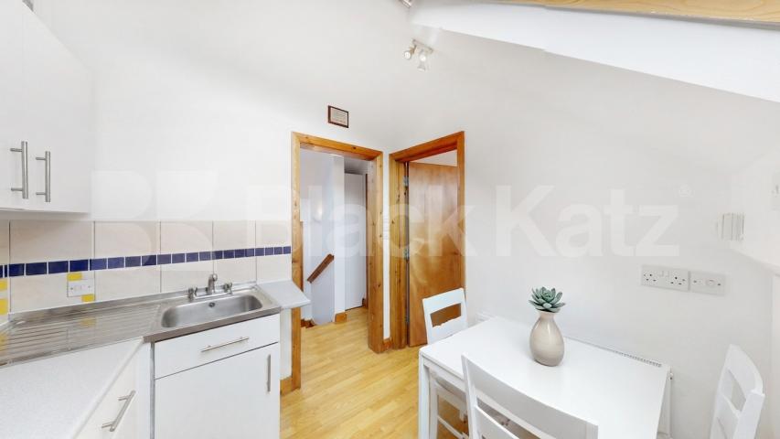 A spacious and well-presented studio flat available to rent in a quiet residential area within easy walking distance of Dollis Hill Underground Station (Jubilee Line) Burnley Road, London, NW10,  London