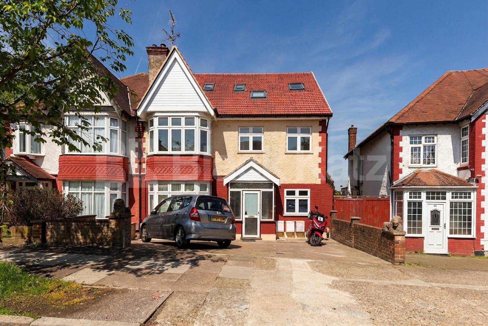 We are pleased to present this modern two double bedroom apartment that has been finished to a luxury standard Park Chase, Wembley, HA9,  Wembley