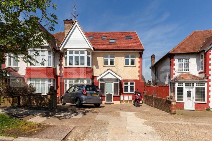 We are pleased to present this modern two double bedroom apartment that has been finished to a luxury standard Park Chase, Wembley, HA9,  Wembley