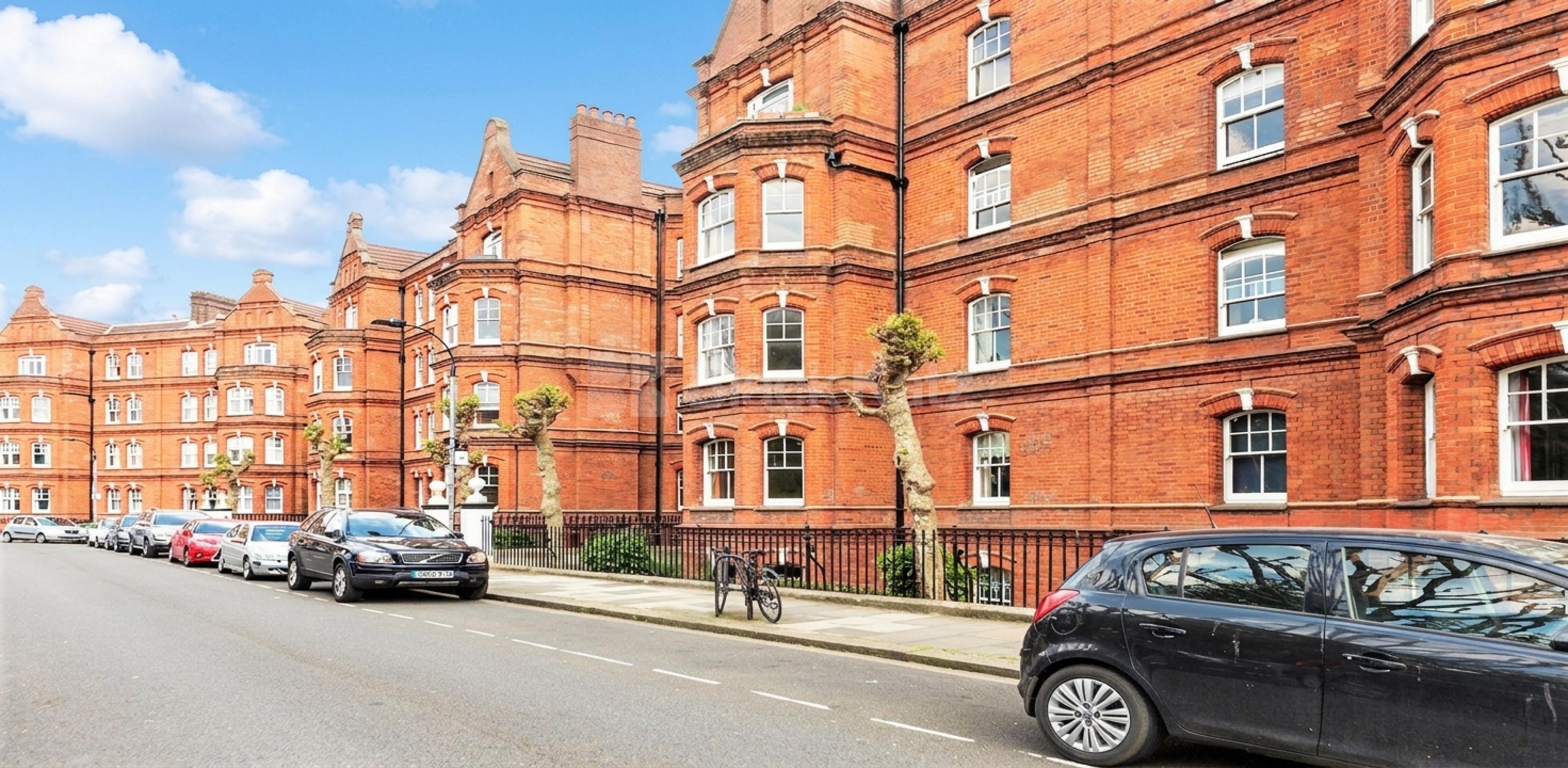 Available from Mid July/ Lounge used as the 3rd bedroom Spencer Mansions, Barons Court, W14,  Spencer Mansions Queen's Club Gardens W14