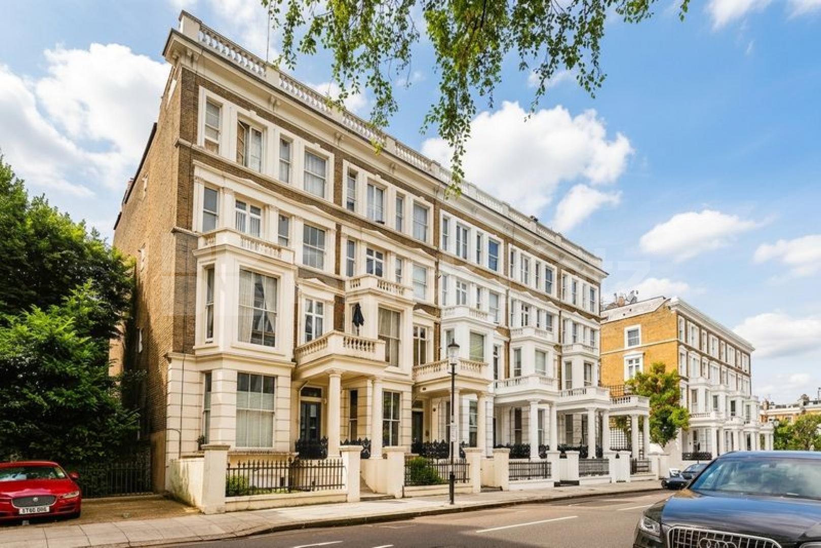 **VIRTUALLY STAGED** Black Katz are proud to offer this centrally located one bedroom flat located on a beautiful tree lined street seconds away from Earls Court tube station (District and Piccadilly Lines) Nevern Road, London, SW5,  London