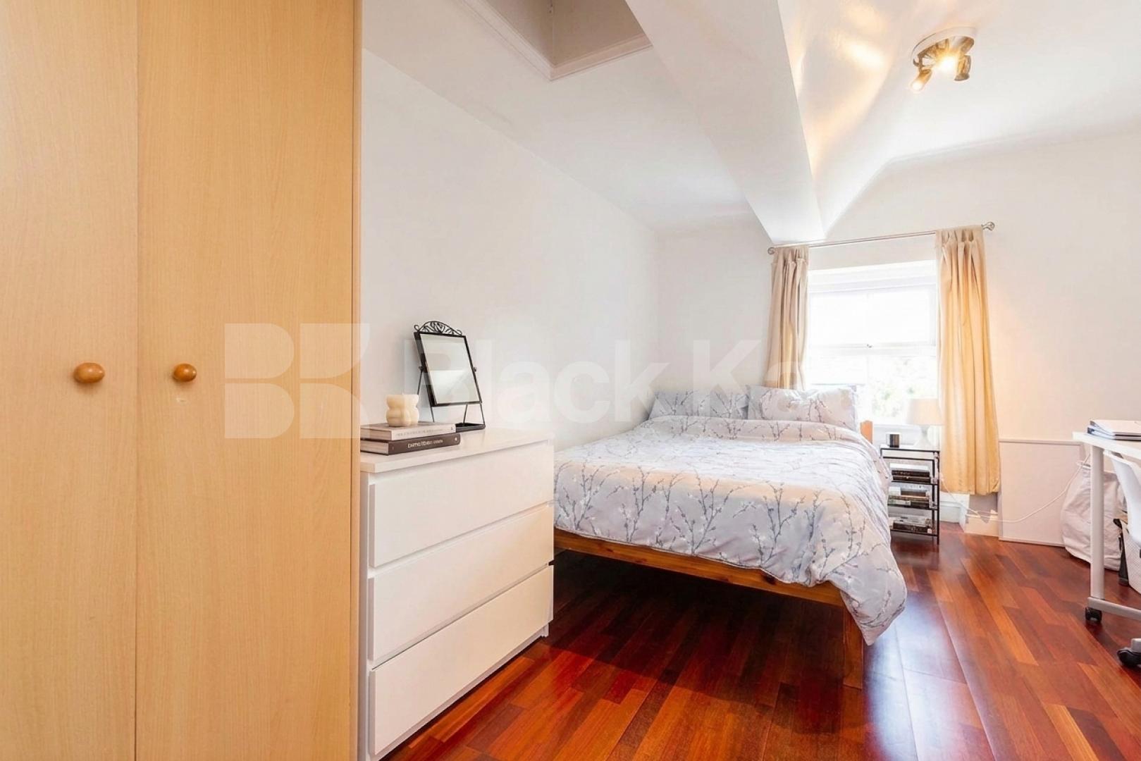Available end of July- A modern, split level, four bedrooms two bathrooms apartment set in a very well maintained Victorian conversion Broadhurst Gardens, London, NW6,  London