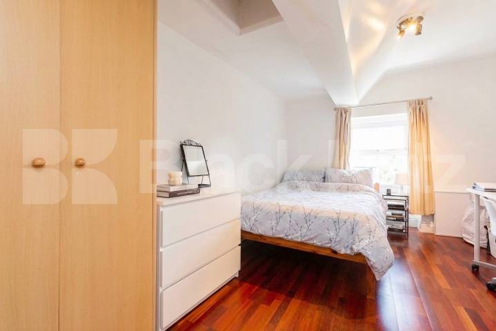 Available end of July- A modern, split level, four bedrooms two bathrooms apartment set in a very well maintained Victorian conversion Broadhurst Gardens, London, NW6,  London
