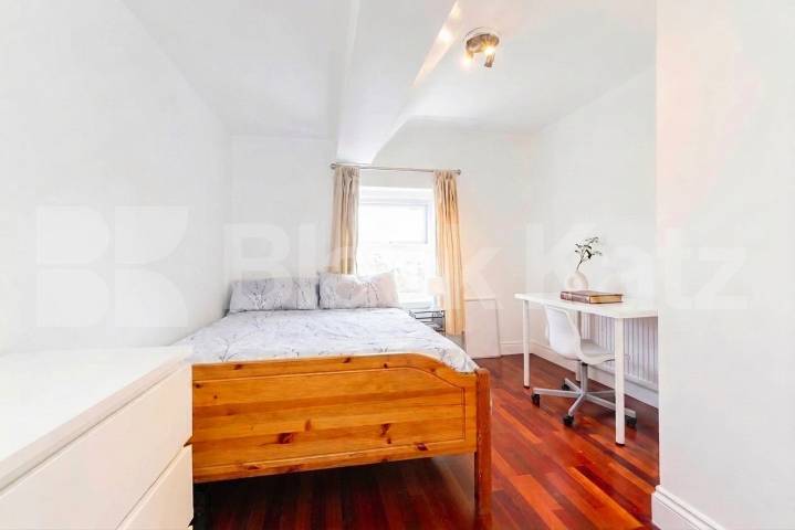 Available end of July- A modern, split level, four bedrooms two bathrooms apartment set in a very well maintained Victorian conversion Broadhurst Gardens, London, NW6,  London