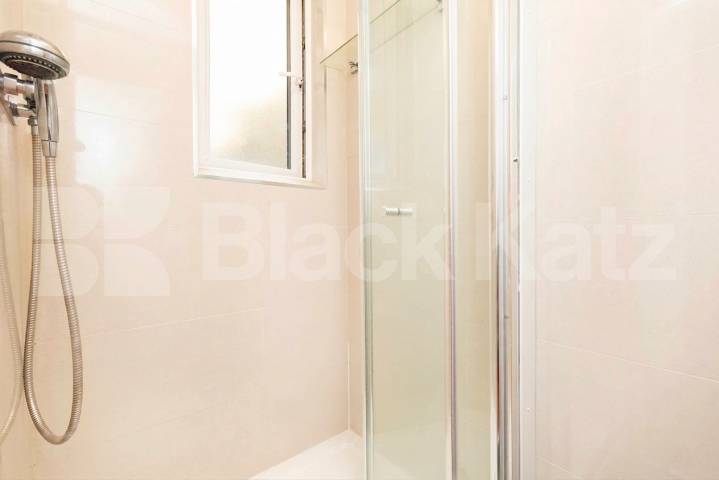 Available end of July- A modern, split level, four bedrooms two bathrooms apartment set in a very well maintained Victorian conversion Broadhurst Gardens, London, NW6,  London