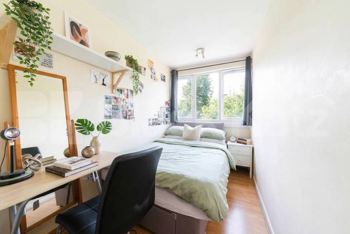 Located on sought-after Shalfleet Drive, W10, this spacious and well-presented 4-bedroom property is available to rent from the end of August Shalfleet Drive, London, W10,  London