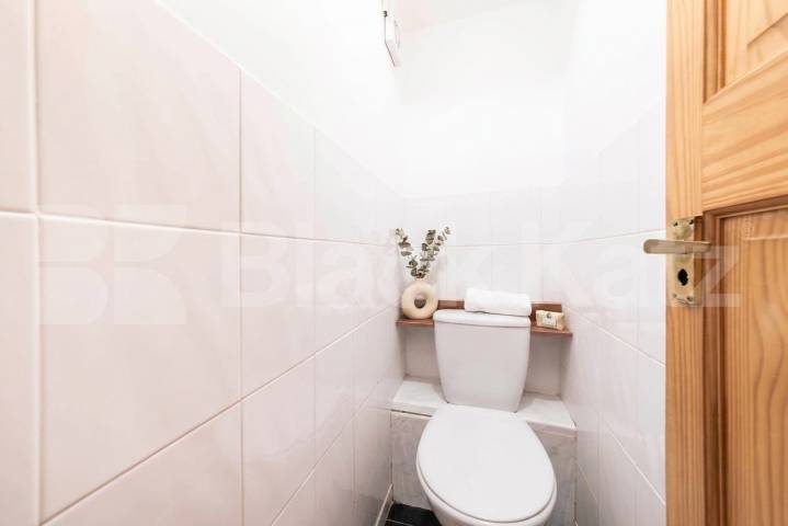 Located on sought-after Shalfleet Drive, W10, this spacious and well-presented 4-bedroom property is available to rent from the end of August Shalfleet Drive, London, W10,  London