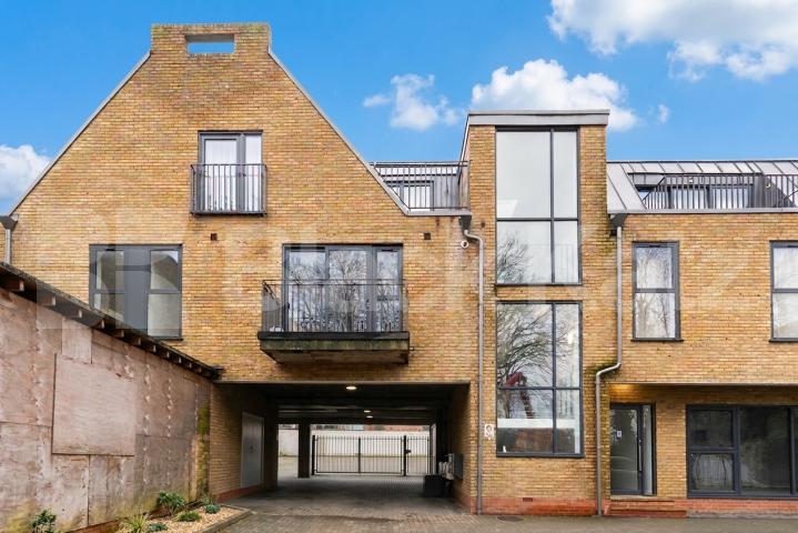 We are delighted to offer this newly build three bedroom, three bathroom apartment located in Cricklewood area Dignam Close, Kazakh House, NW2,  Kazakh House