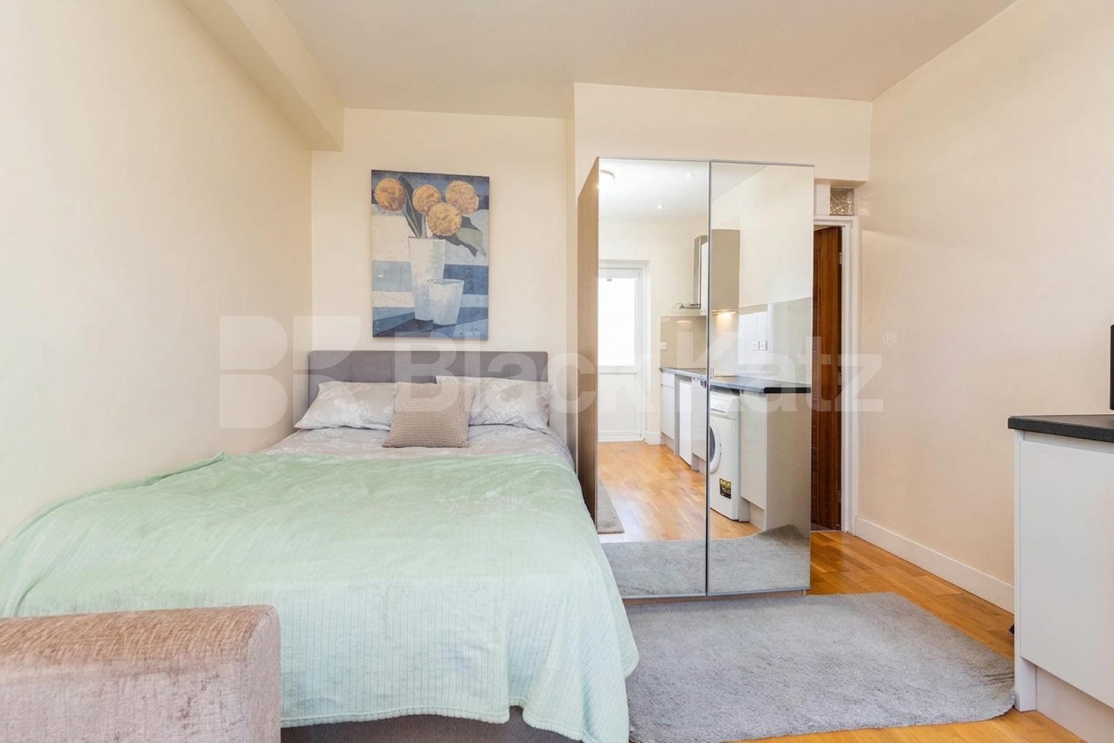 We are pleased to present this modern studio apartment in the heart of Cricklewood that benefits from its own entrance Hendon Way, London, NW2 (Inclusive of Wifi, water and hot water),  London