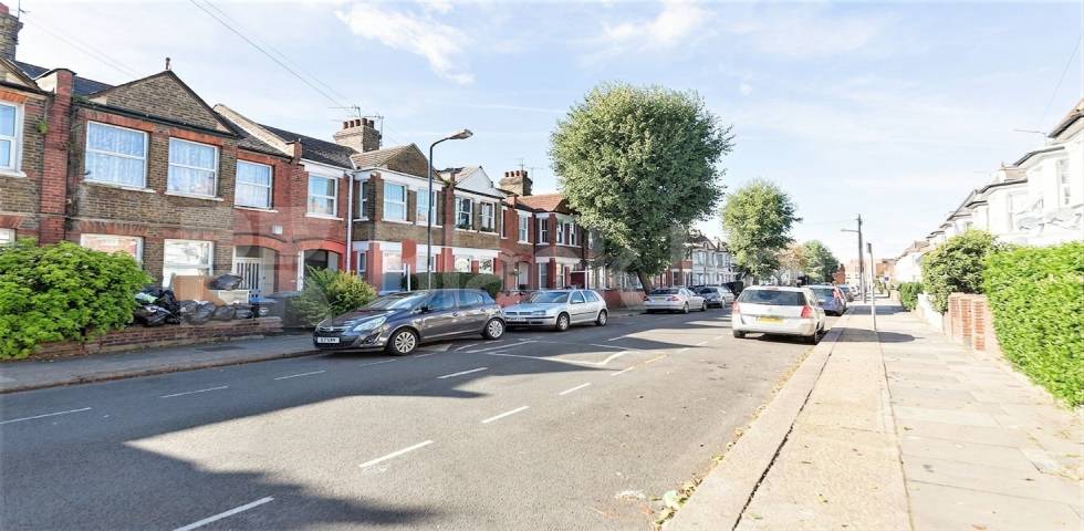 This first floor flat is situated in a Victorian house conversion, boasting a brand new kitchen and bathroom and wood floor throughout Chapter Road, London, NW2,  London