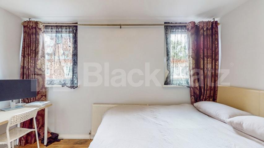 This spacious and stylish three-bedroom apartment is perfectly situated in the heart of West Hampstead, one of London’s most sought-after residential neighbourhoods Netherwood Street, West Hampstead, NW6 (Inclusive of gas),  Webheath Netherwood Street