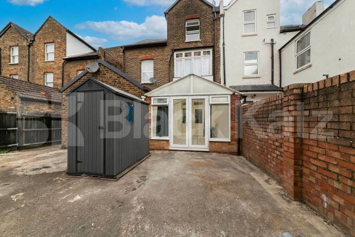 Spacious one-bedroom flat available to rent on Dean Road, NW2 Dean Road, London, NW2,  London