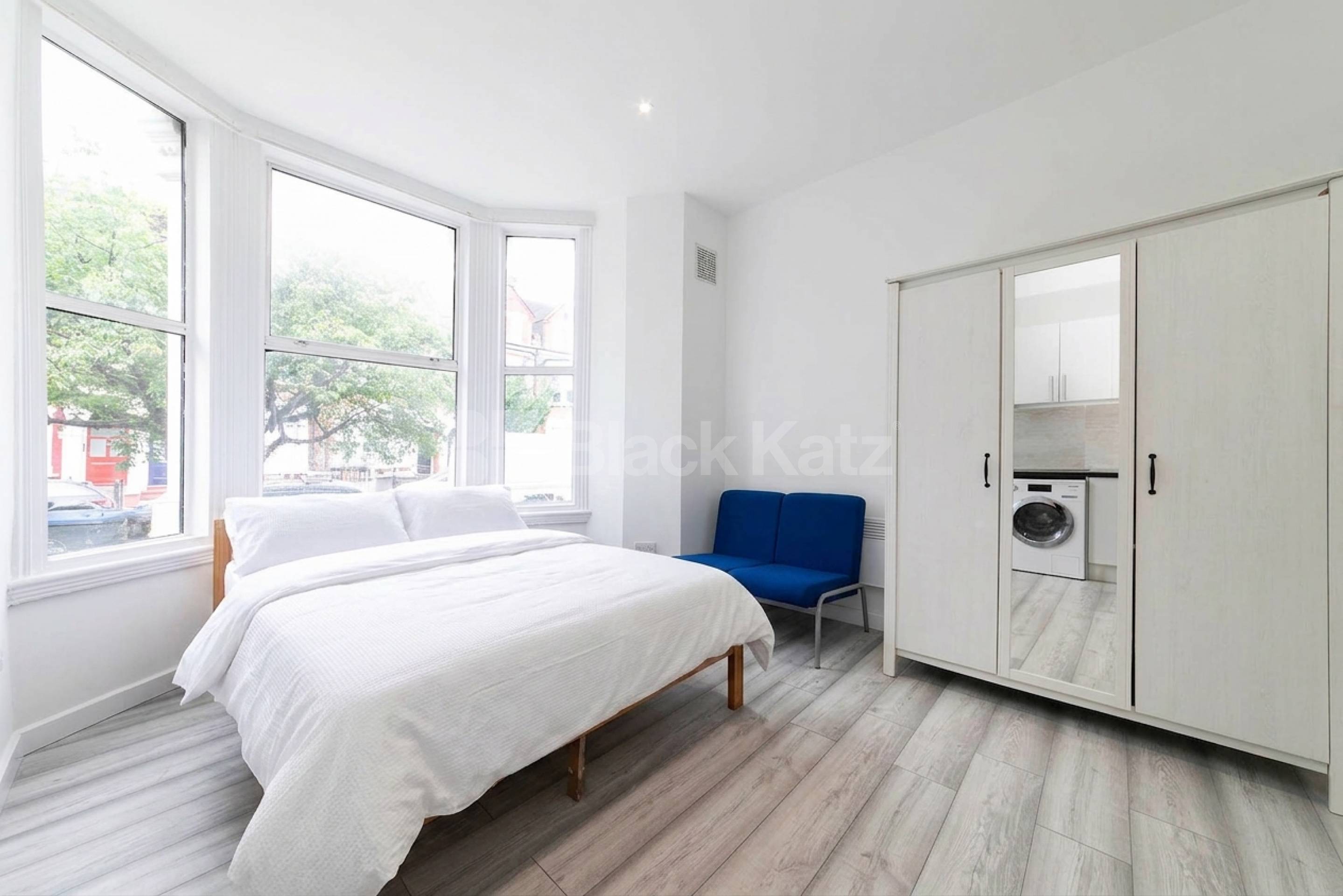 Newly renovated and available now, this spacious furnished studio on Callcott Road, NW6 offers excellent value in a great location Callcott Road, London, NW6 (Council tax, gas and water Included),  London NW6