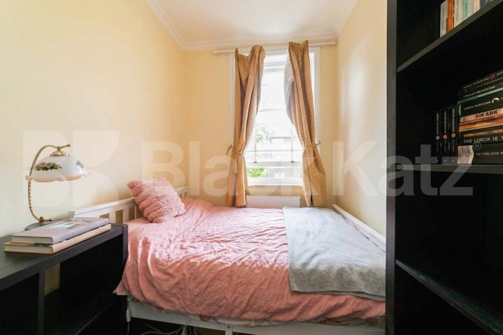 A spacious and well-presented two-bedroom apartment located on the sought-after Cambridge Avenue, NW6 Cambridge Avenue, London, NW6 (Electricity and Water),  London