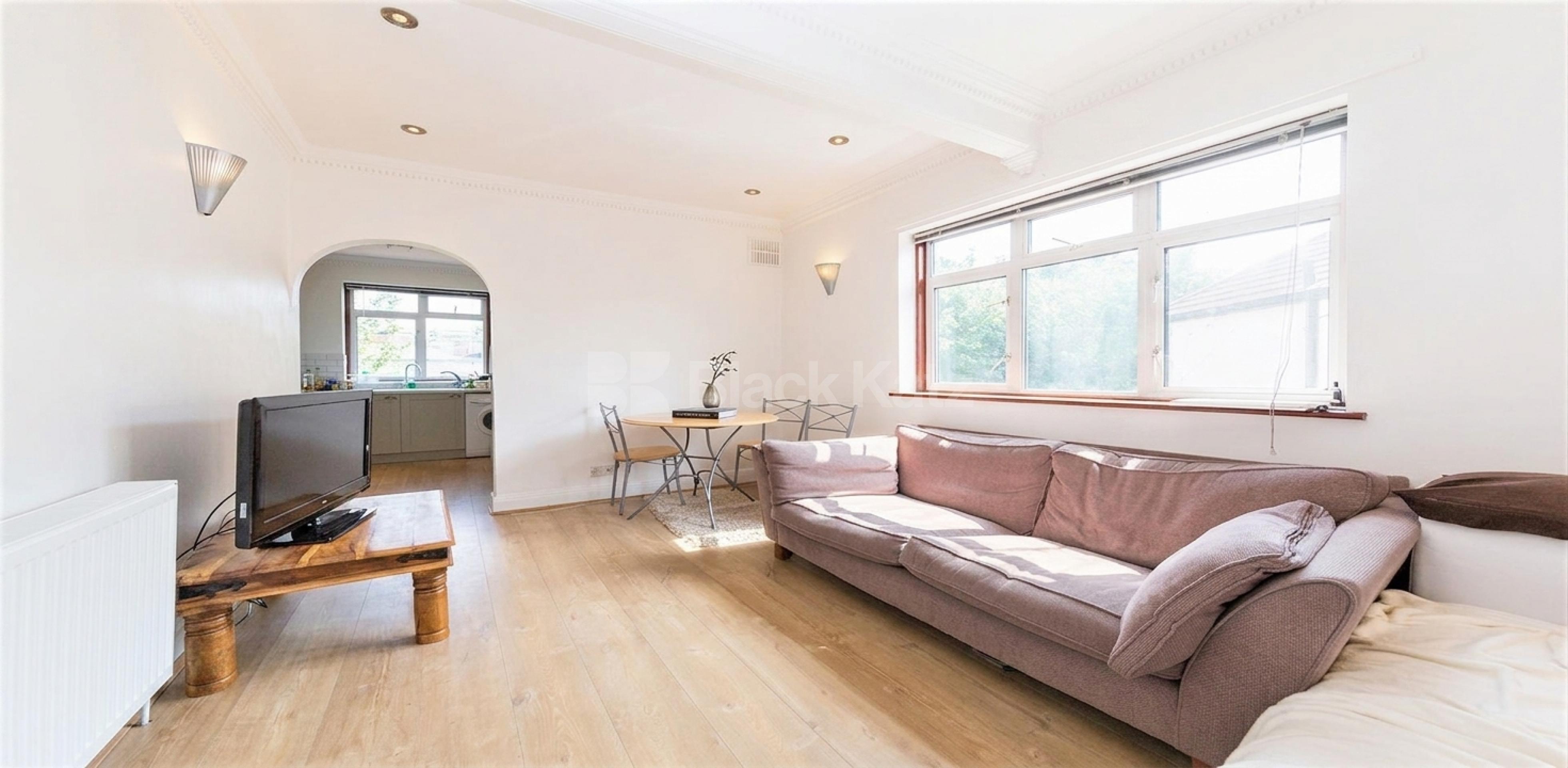 This is an excellent three double bedroom apartment in a Victorian conversion in Golders Green Powis Gardens, London, NW11,  London NW11
