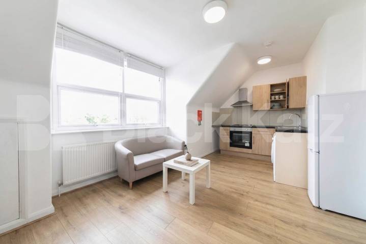 A well-presented and bright two-bedroom apartment located on Burnley Road, Dollis Hill, NW10.The property features a spacious open-plan living and kitchen area, flooded with natural light, creating a welcoming and airy atmosphere Burnley Road, Dollis Hill, NW10,  London