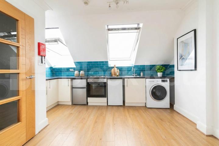 Spacious and well-presented four-bedroom, two-bathroom property located on Harrow Road, NW10, offering generous living accommodation in a convenient and well-connected location Harrow Road, London, NW10,  London