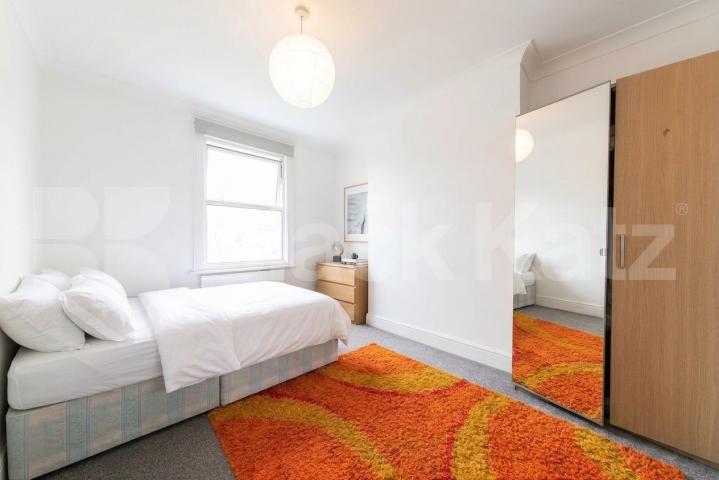 Spacious and well-presented four-bedroom, two-bathroom property located on Harrow Road, NW10, offering generous living accommodation in a convenient and well-connected location Harrow Road, London, NW10,  London